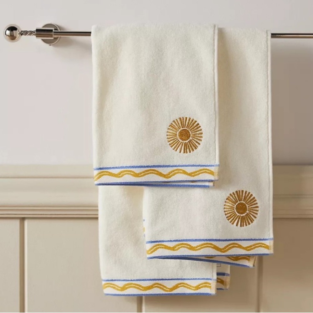 Anthropologie Green Towels w Icon SUN
